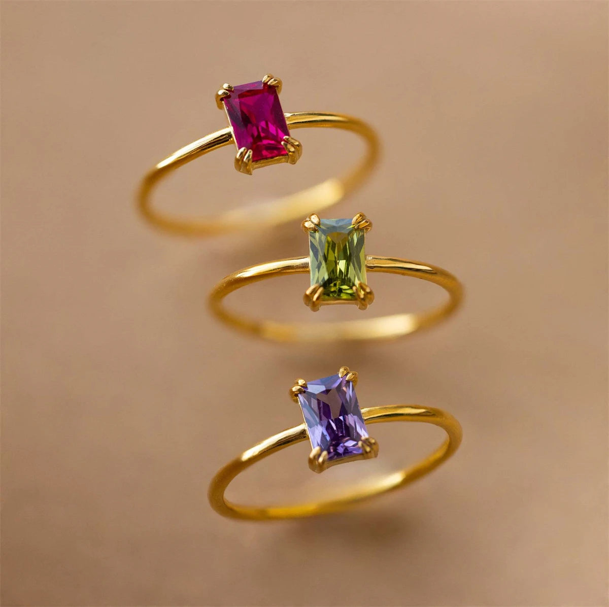 Anillo Emerald Cut Birthstone