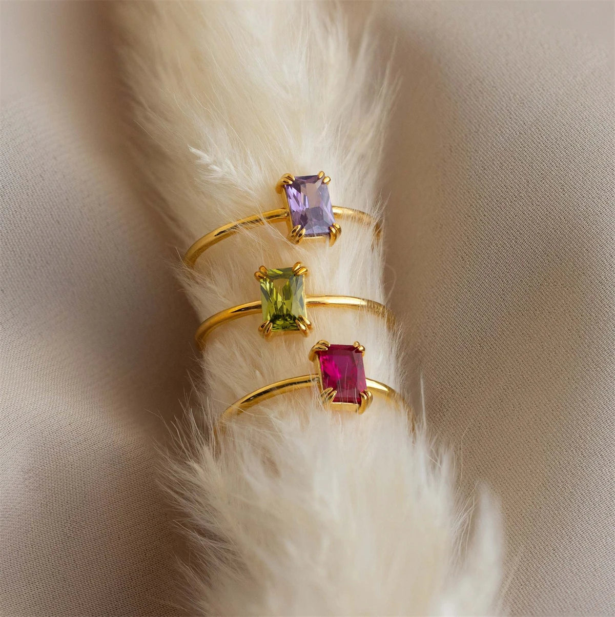 Anillo Emerald Cut Birthstone