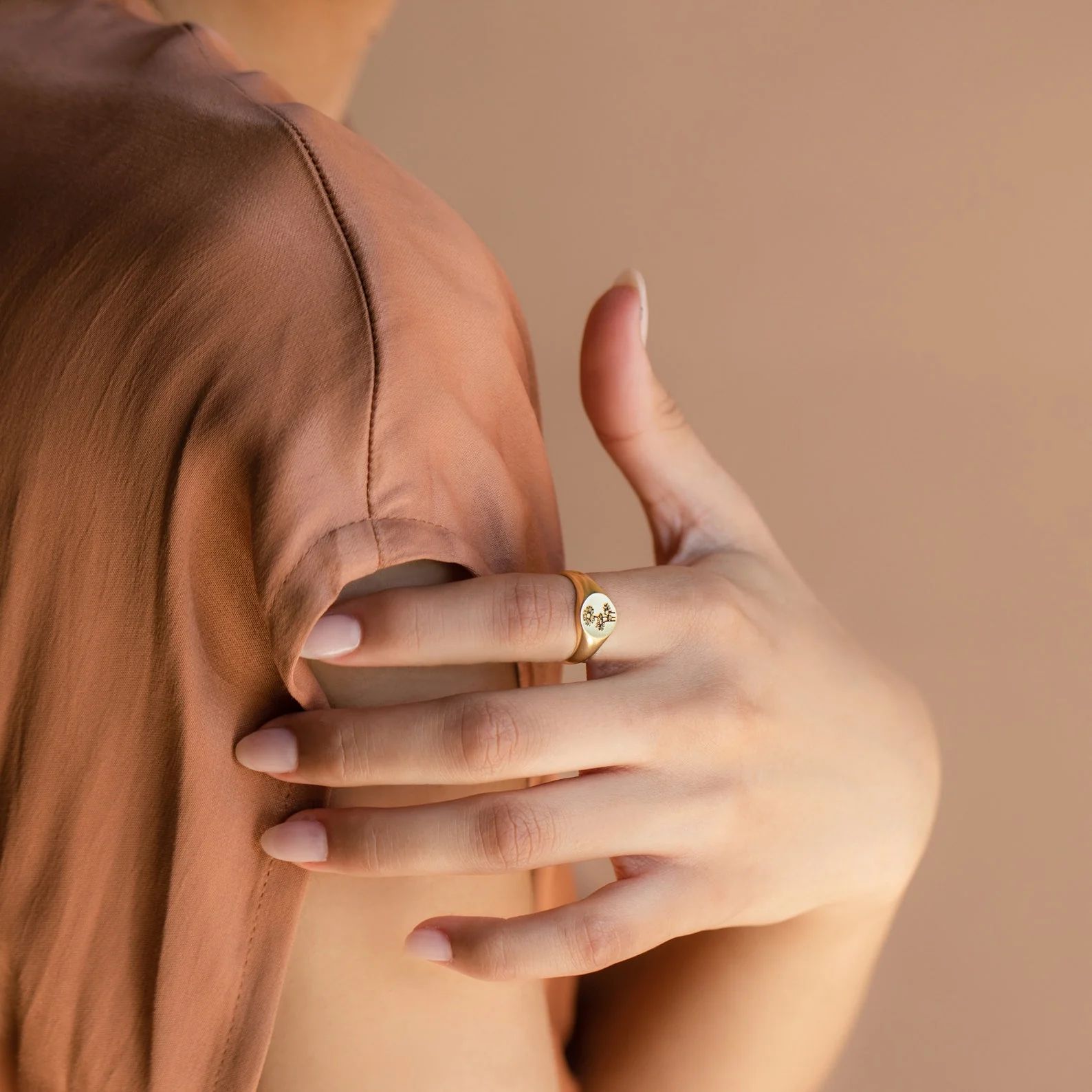 Anillo Signet Birth Flower