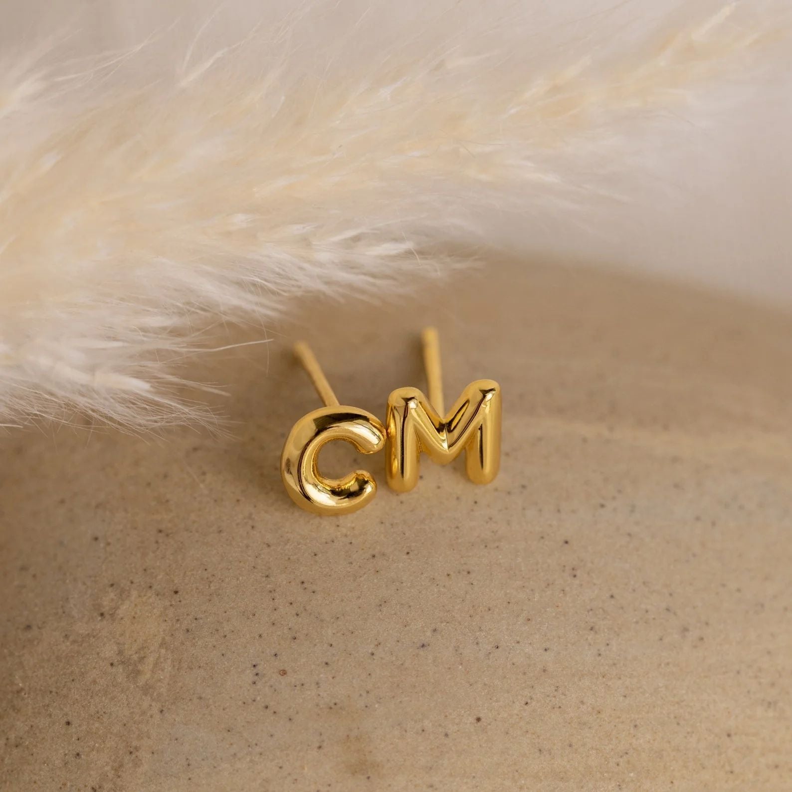 Chicle Studs