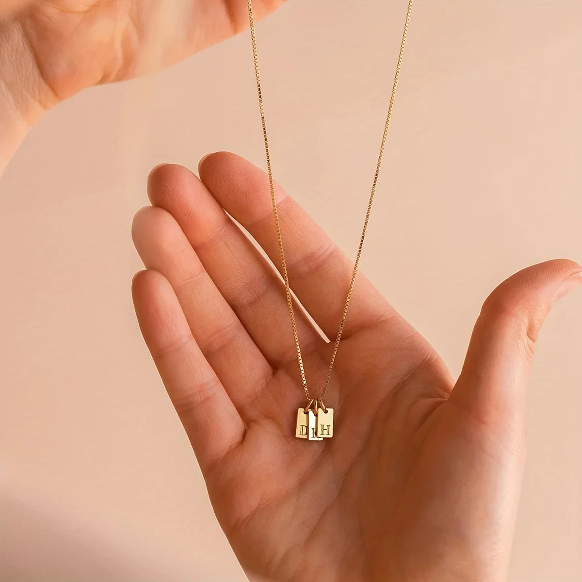 Collar Mini Initial Tag