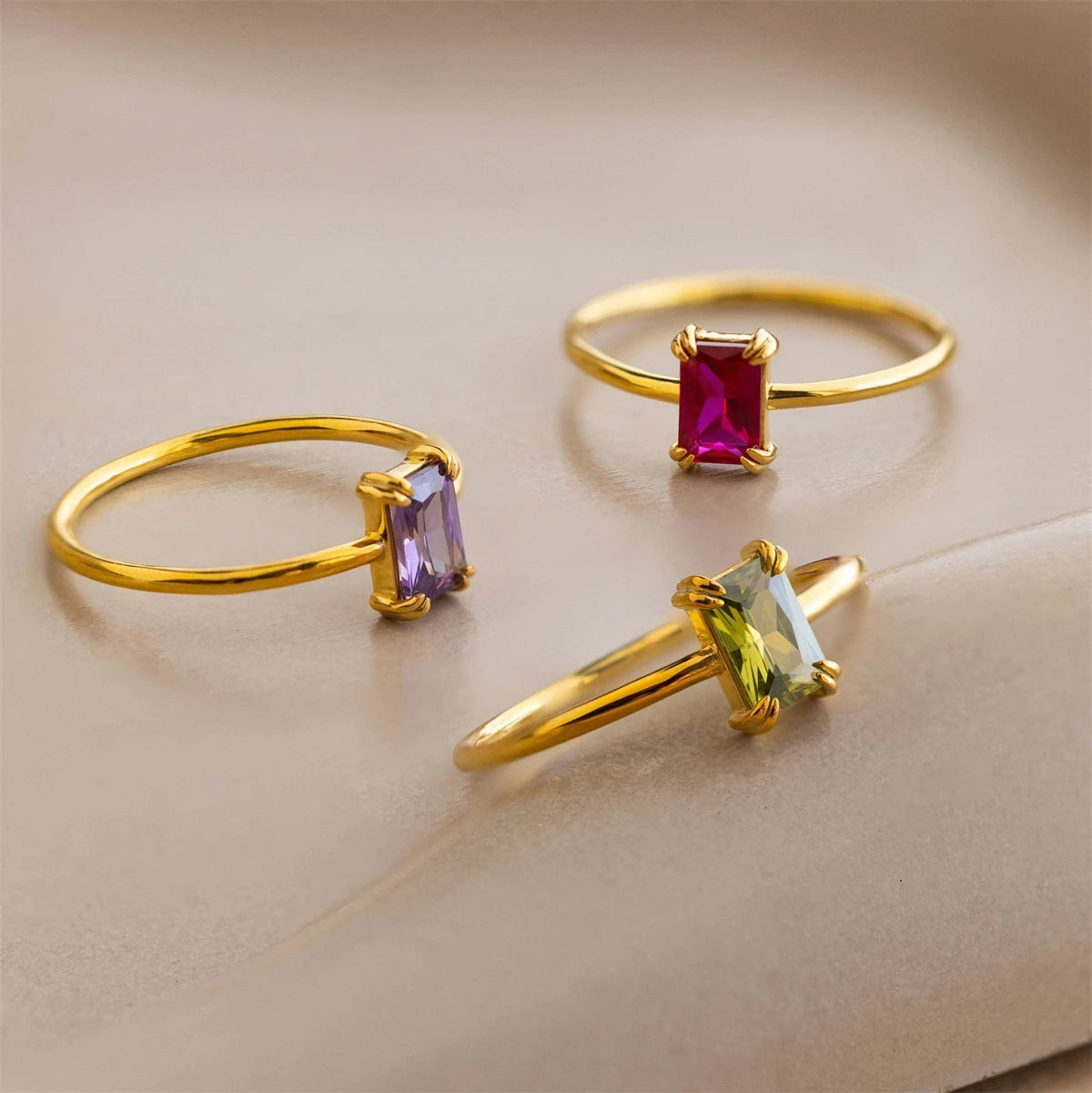 Anillo Emerald Cut Birthstone