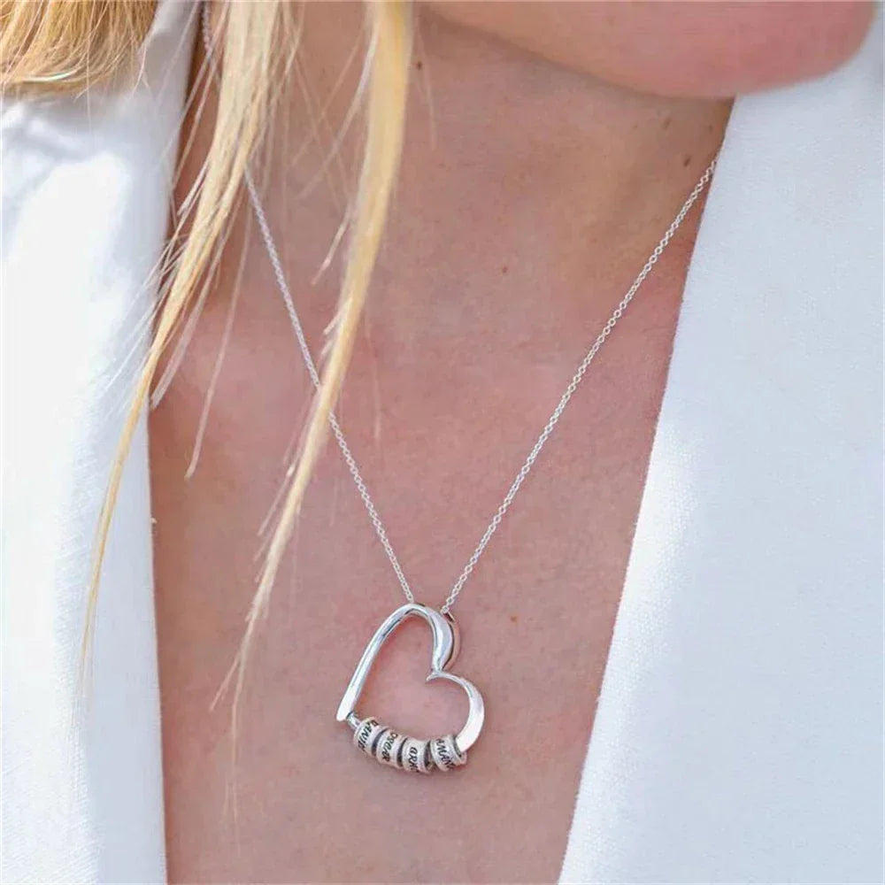 CHARMING HEART COLLAR CON BEADS GRABADAS