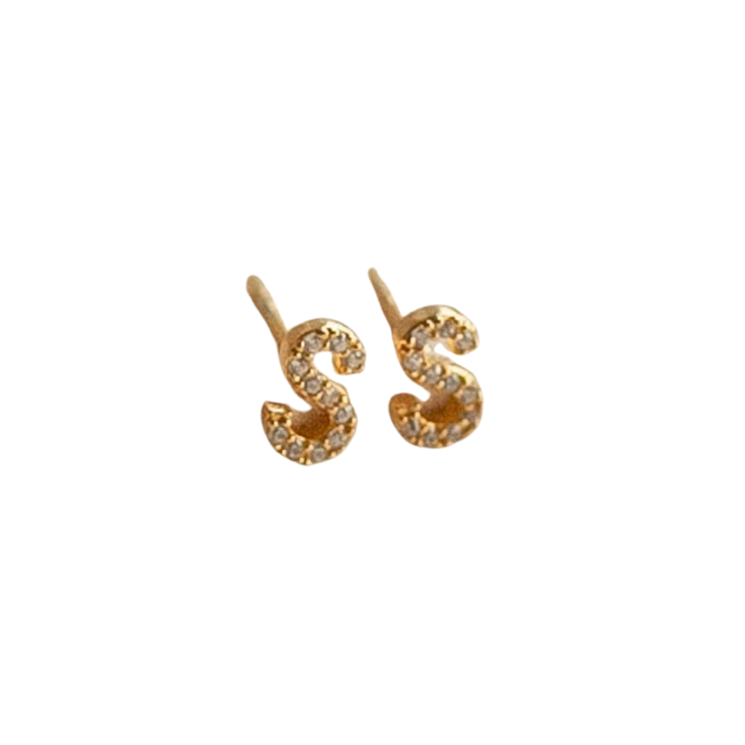 Letter Studs con Brillo
