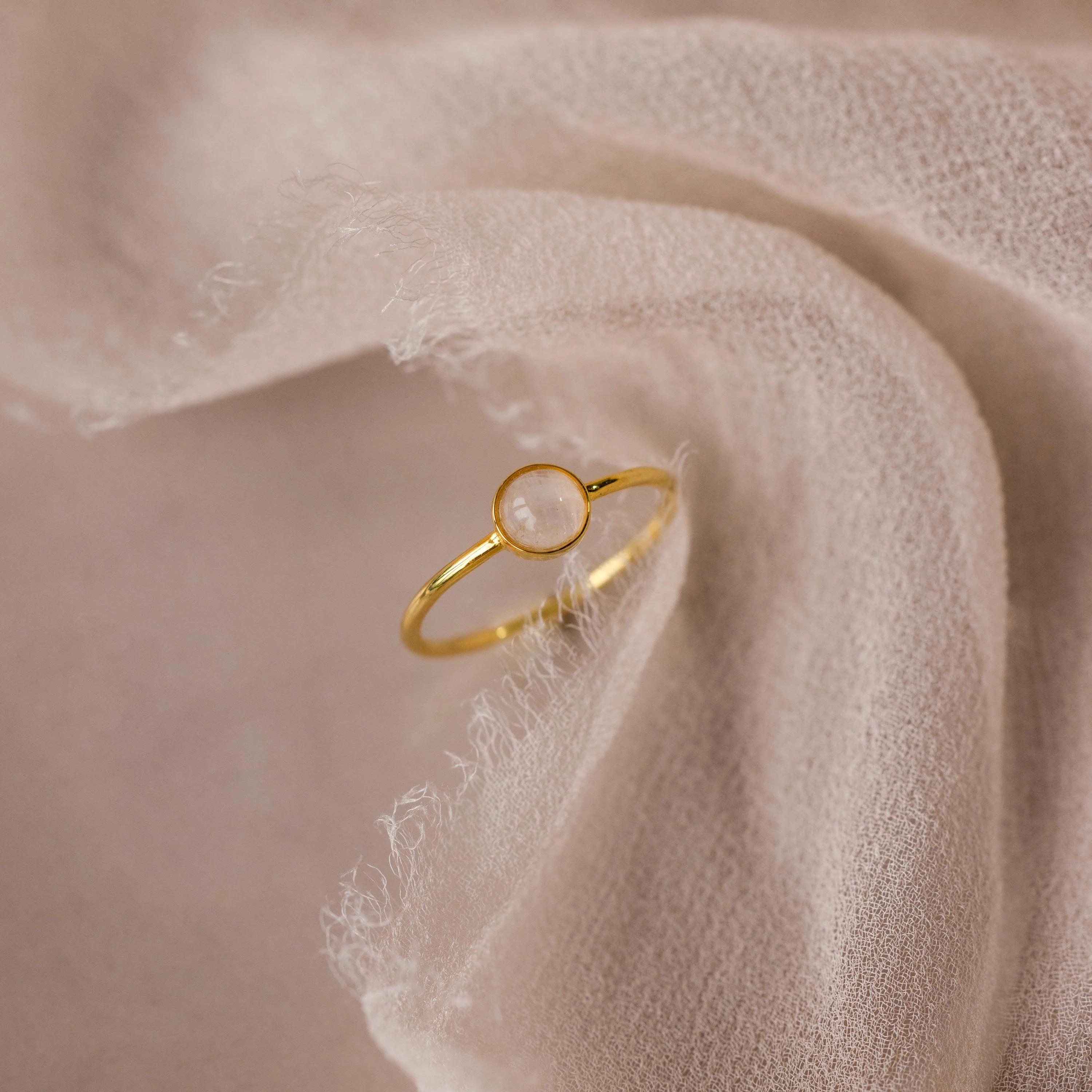 Anillo Dainty Moonstone
