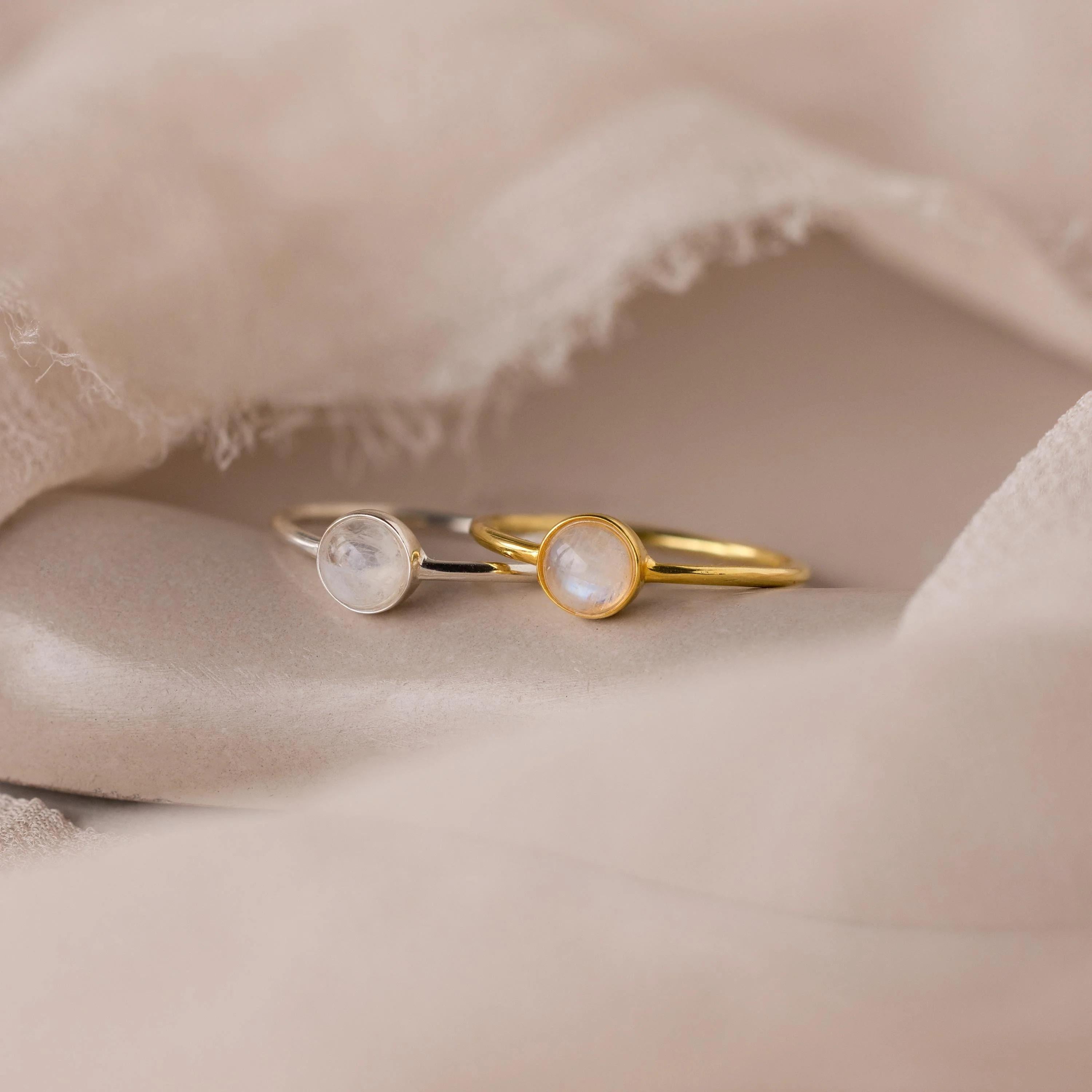 Anillo Dainty Moonstone
