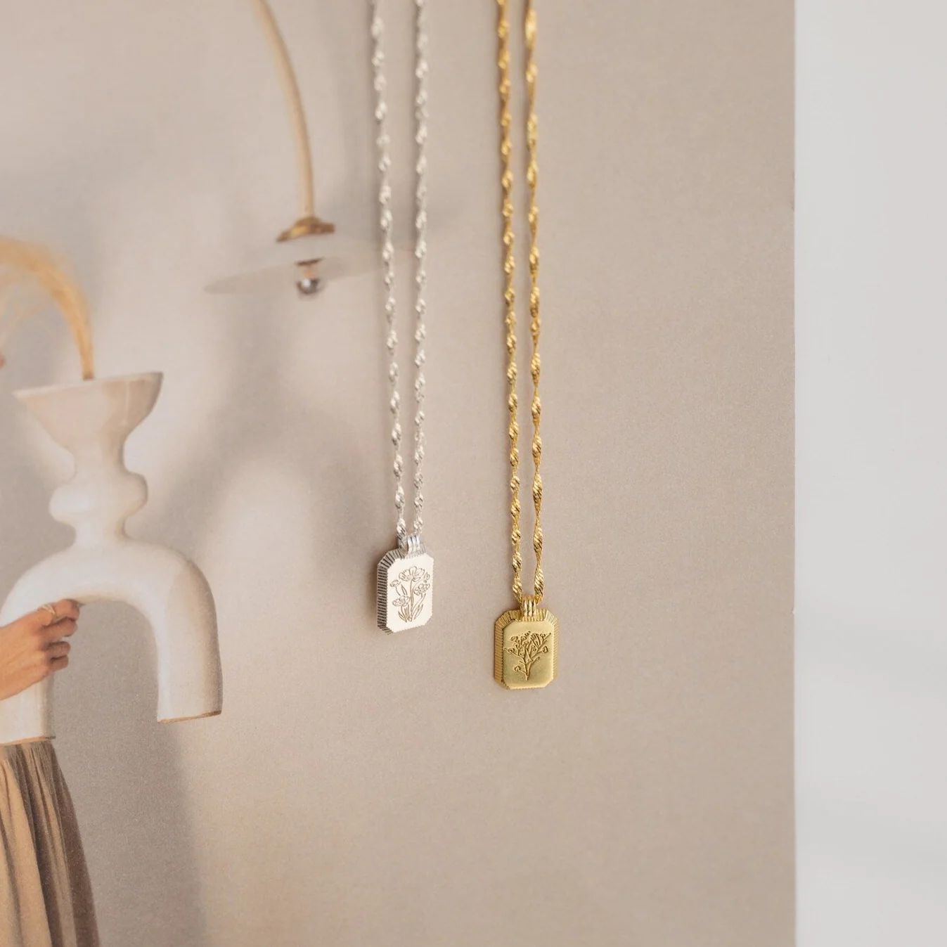 Collar Ribbed Flower Tag