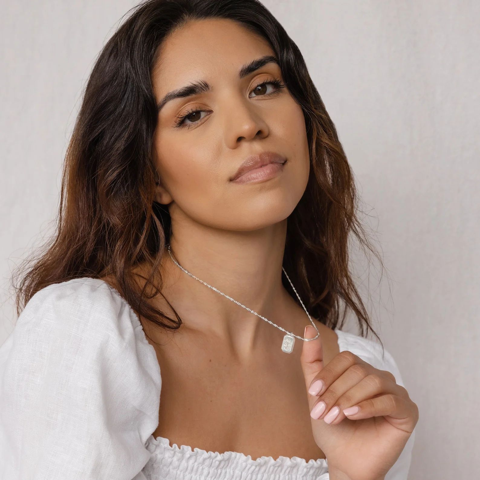 Collar Ribbed Flower Tag