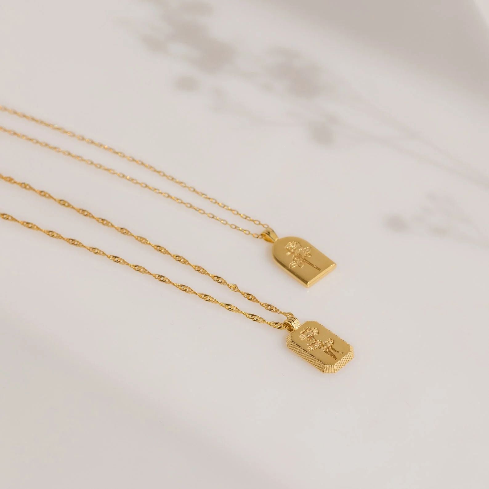 Collar Ribbed Flower Tag