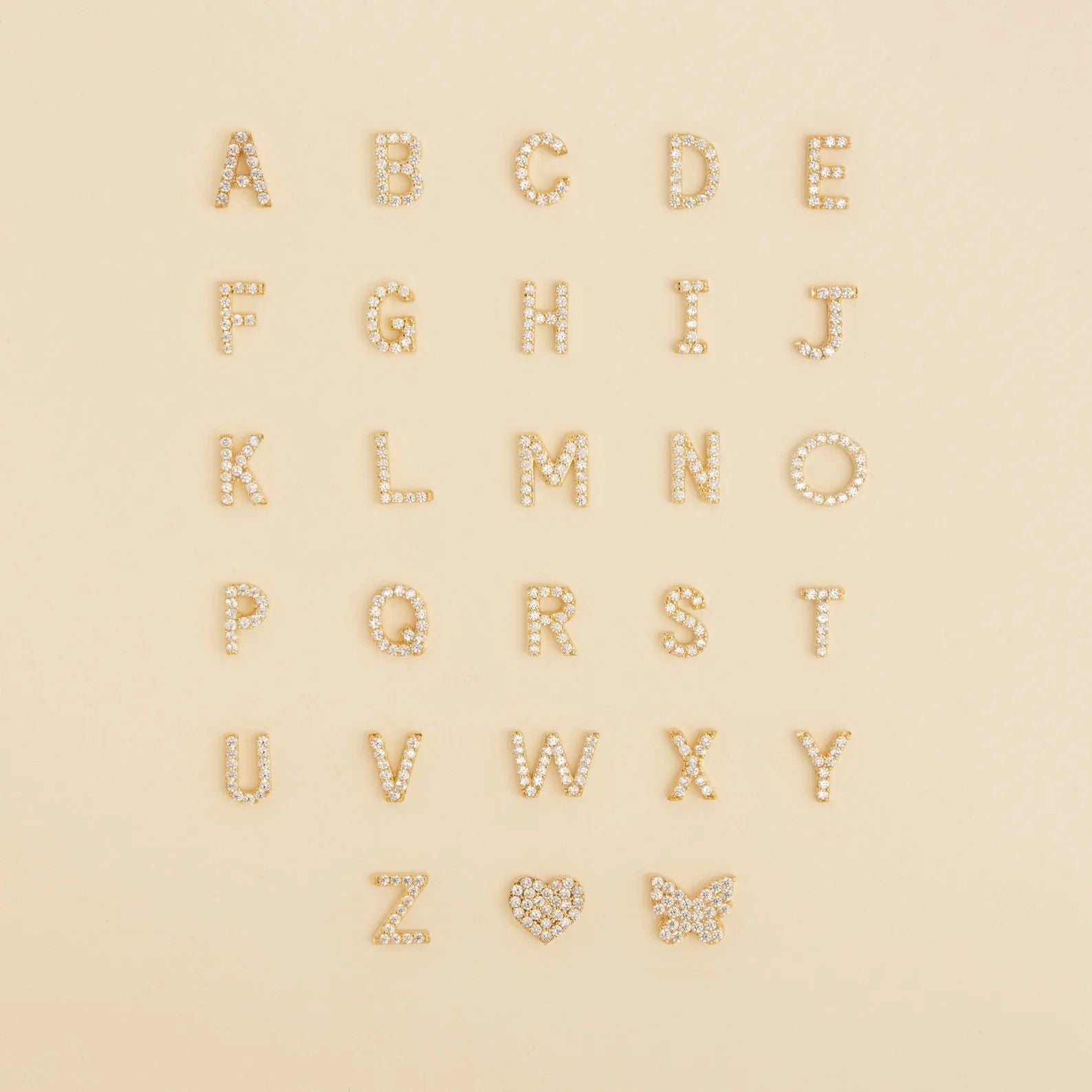 Letter Studs con Brillo